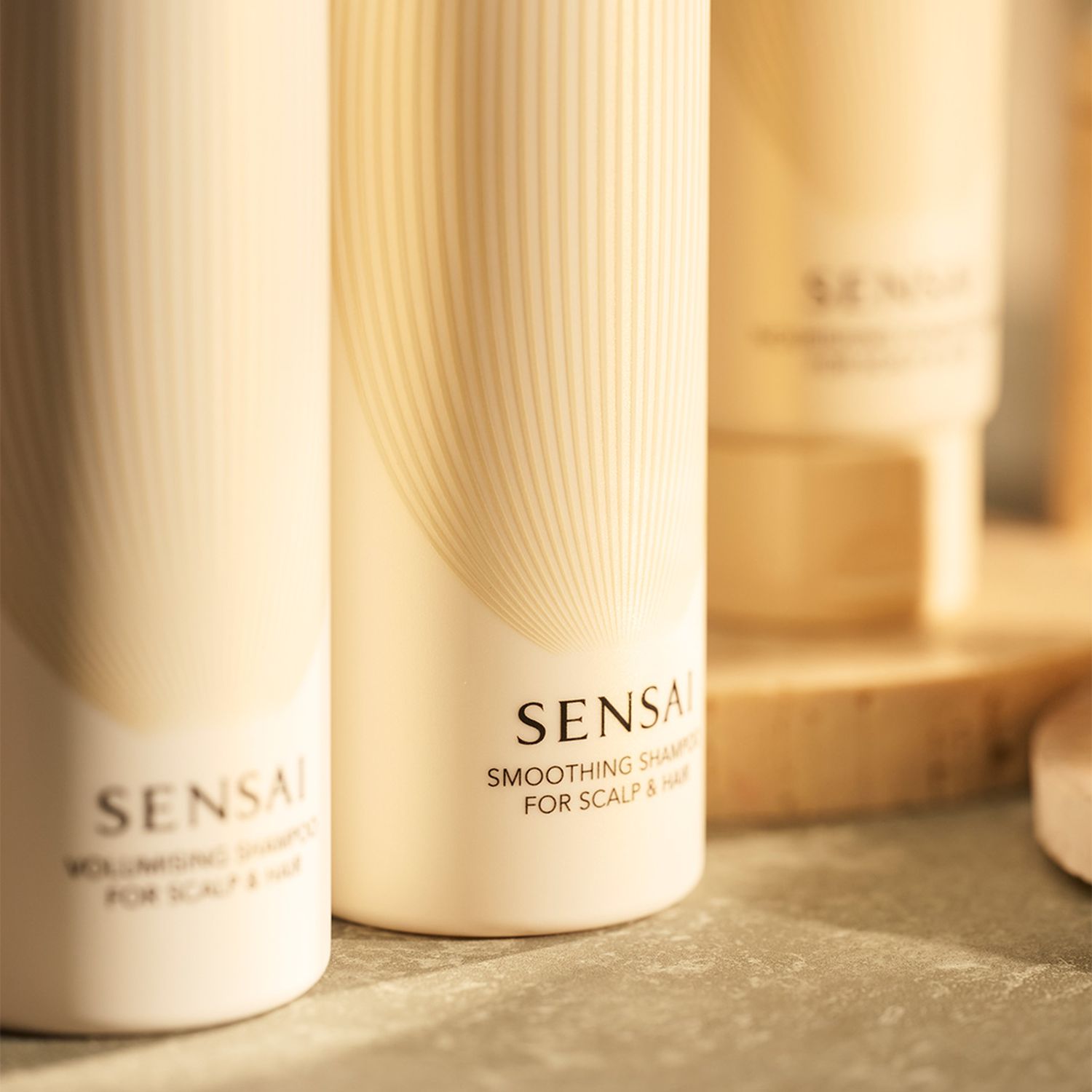 SMOOTHING SHAMPOO FOR SCALP AND HAIR